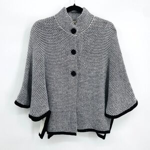 BABY ALPACA Made In Peru Black White Herringbone Soft Button Up Cape Poncho